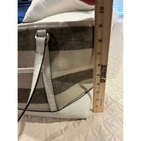 Dana Buchman NWOT Striped Faux Crocodile Trim Handbag Immaculate Great Gift