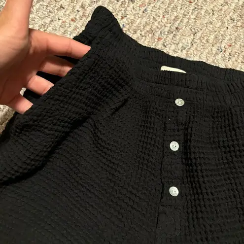 NWOT DONNI. Waffle Henley Short Button