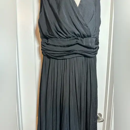 NWT Astra Signature Black Sleeveless V