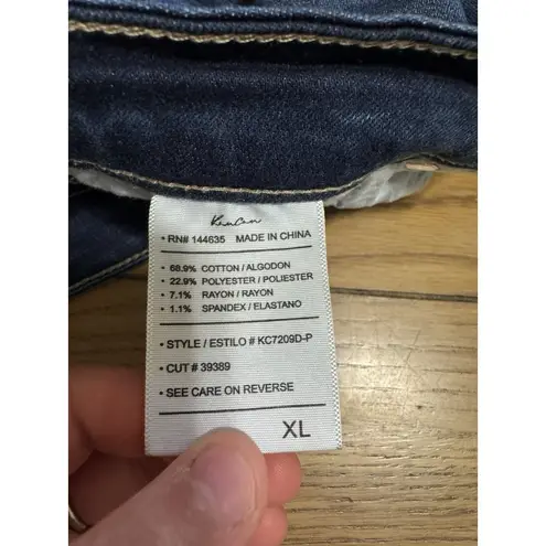 KanCan Women's Distressed Jeans Size XL Stretch Cotton Blend Preppy Modern Blue