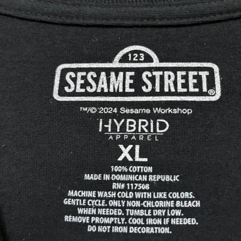 Sesame Street Elmo T-shirt in Size XL