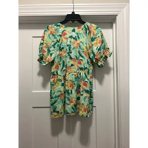 JODIFL Multicolored Floral Short Flutter Sleeve Peplum Top Women's Size Medium