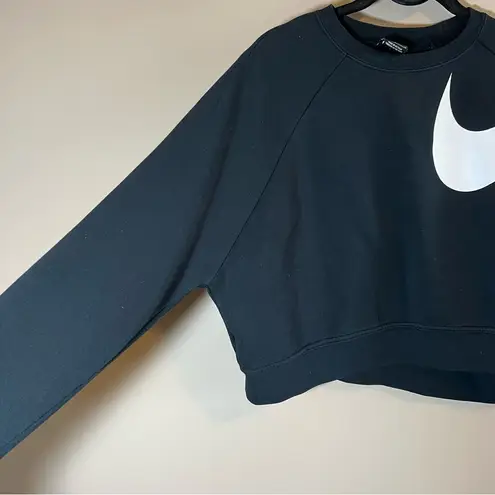 Nike  Women’s Black Cropped Sweatshirt Medium