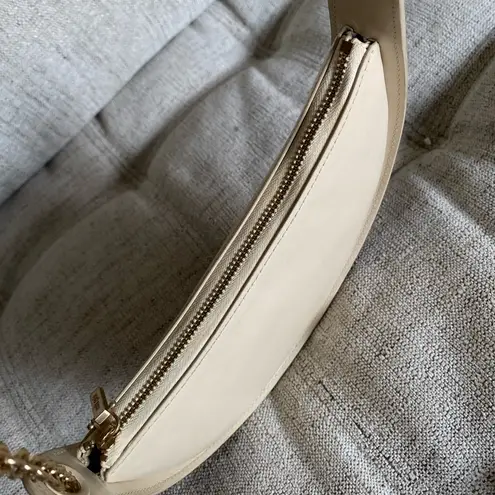 Cult Gaia
Nadia Half-Moon Shoulder
Bag