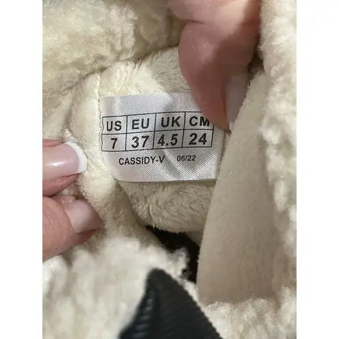 Woman’s Storm By Cougar Cassidy