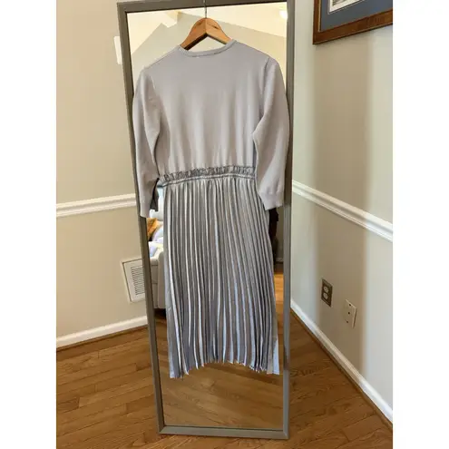 Minimal Gray Knit Pleated Midi Dress Size 22