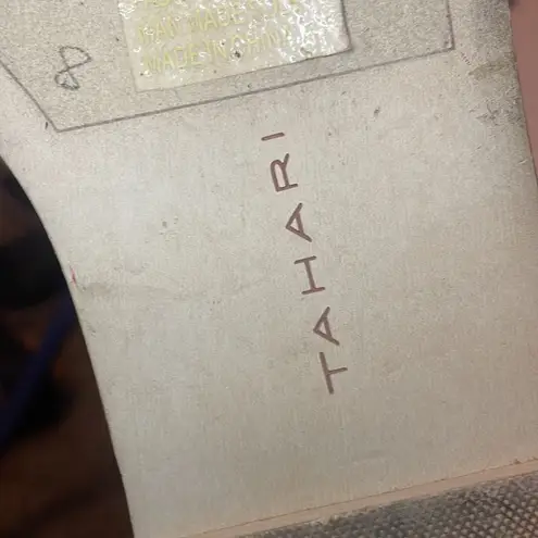 Tahari - espadrilles sandal black fabric straps size 6