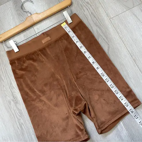 SKIMS Velour Shorts bike boxer womens Brown (medium) loungewear athleisure