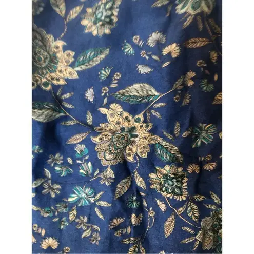 Floral linen skort J Jill linen blend wrap blue ditzy floral skort. Elastic back Size undefined