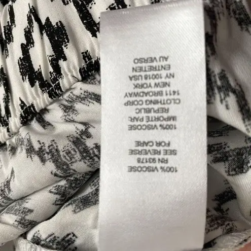 Tahari Women’s NWT Casual Comfortable Black White Jogger Style Pants Size M