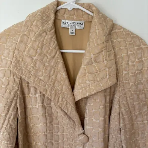 St. John Collection  Cream Metallic Crocodile Print Suit Jacket Blazer Button