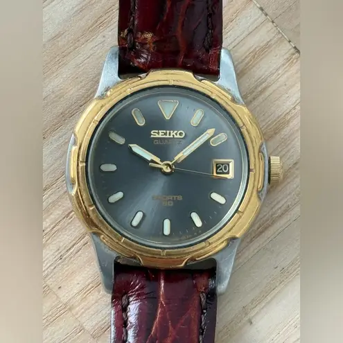 Seiko Sports 50 Vintage Two-Tone Ladies Watch Gray Dial Leather Strap Date