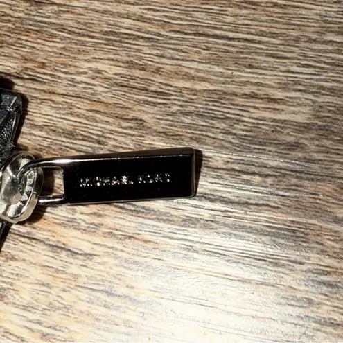 Michael Kors  Logo Zip-Around Card Blue/Black Case New without Tags - Image 7