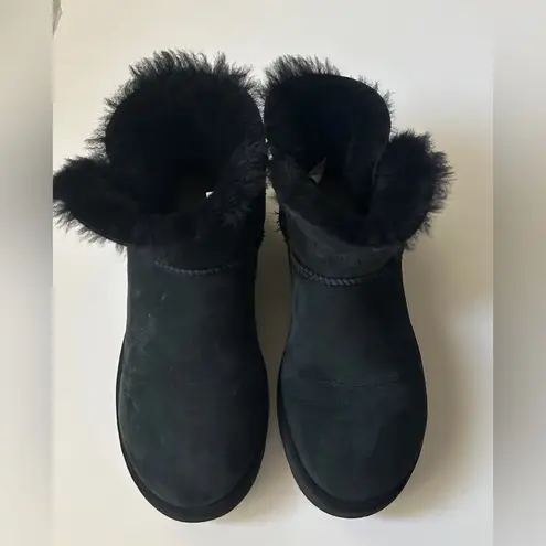 UGG Women’s  Mini Bailey Black Boots 9
