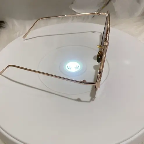 Woman’s Mirror Sunglasses Pink