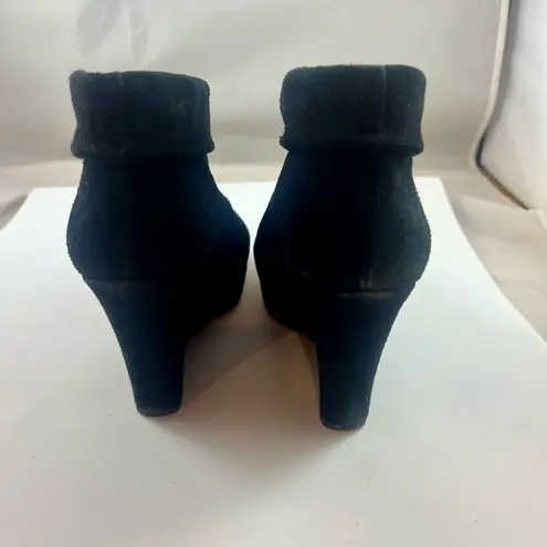 Gianni Bini GB  Black Suede Fold Over Booties