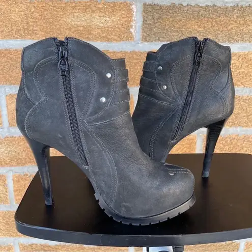 Ash Extreme Ski Booties in black goatskin leather. 9.5