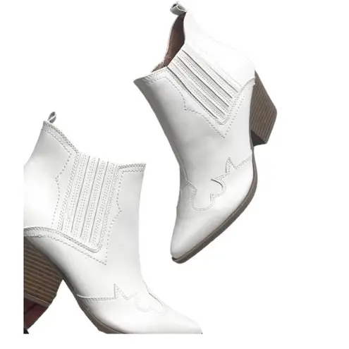 Indigo rd. NEW Alydia Contrasting Stitch Western Boots