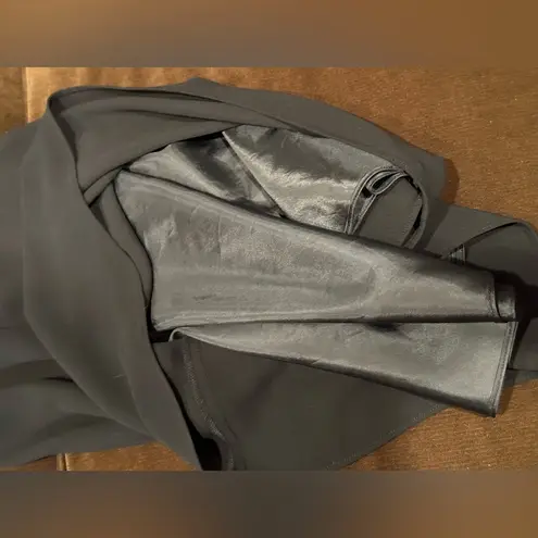 Evan Picone Black Boat Neck Tear Drop Flower Sequence Design In FrontSz 16.