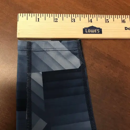 Athleta  Women's Blue Frost Chaturanga Geometric Yoga Leggings Size XS Athletic