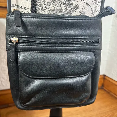 STONE MOUNTAIN Black Leather Crossbody Minimalist Purse
