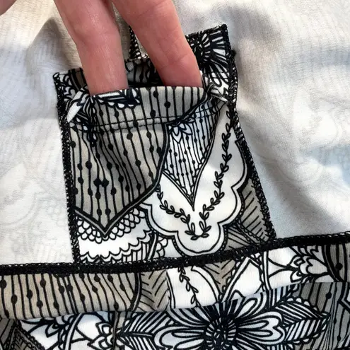 prAna Dress Small Black White Sleeveless Athletic Yoga Geometric Floral A-Line