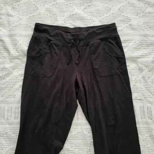 Athletic Works black capris