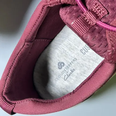 Cloudsteppers by Clarks Adella Holly Bungee Slip On Sneaker Shoes Red 5.5 NWB