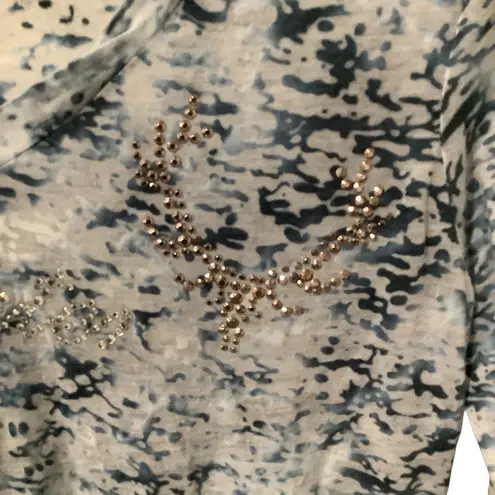 Sheplers Beautiful Patterned Women's Long Sleeve Blouse in Blue and White Bling Size L