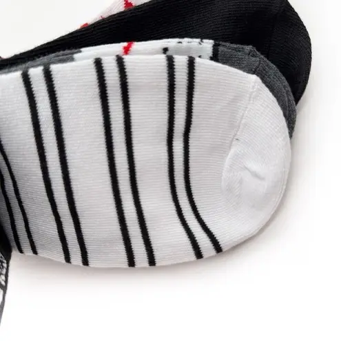 Friday the 13th Womens No Show Socks Jason Mask Horror Movie Fun Novelty Gift Black