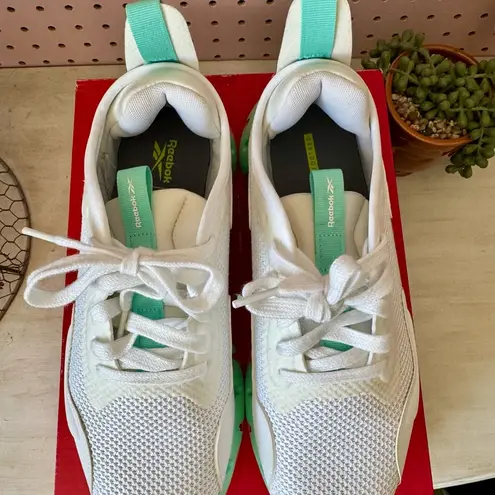 Reebok EUC!  Women’s Zig Dynamica Running Shoe Sz 8 women’s - Image 5