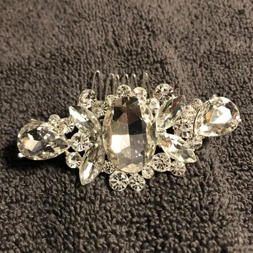 Fancy bridal hair piece Silver