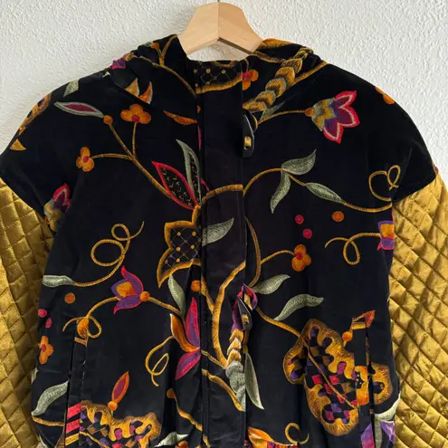 London Fog Vintage Black Gold Velvet Quilted Toggle Button Paisley Bird Jacket