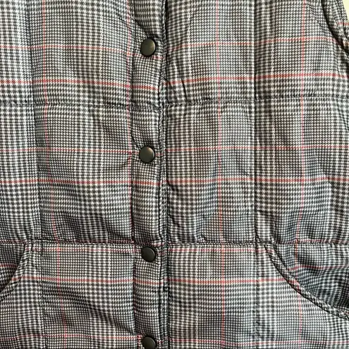 IZOD Plaid Design Quilted Puffer Vest