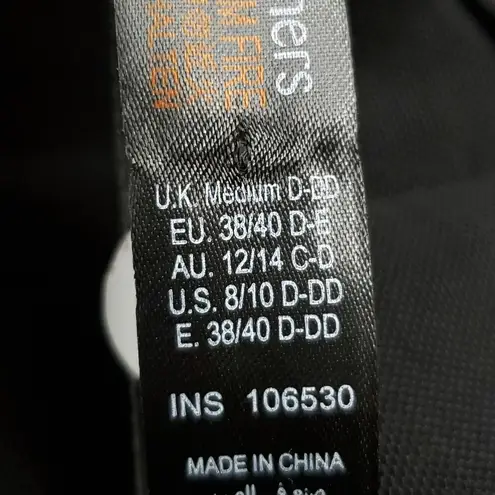 Elegant Black and Red Lace Chemise costume Size 38 D