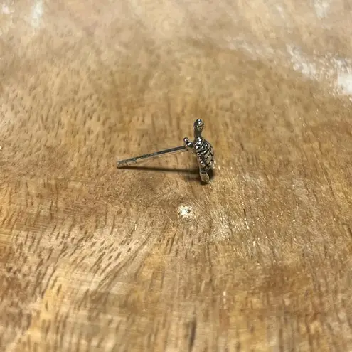 Sterling Silver Mini Turtle 925 Single Stud Earring