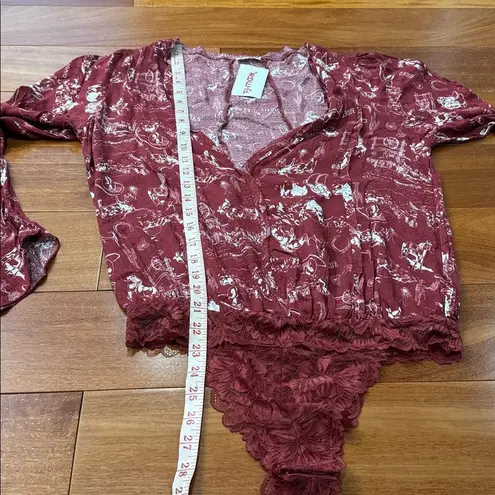 NWT Free People Intimately Everythings rosy bodysuit In Western Print size SP Red