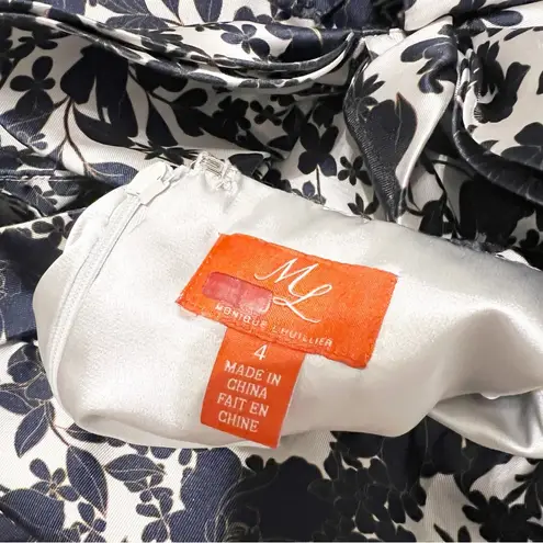 Monique Lhuillier Blue White Floral Gown
Bow Back Formal Size 4