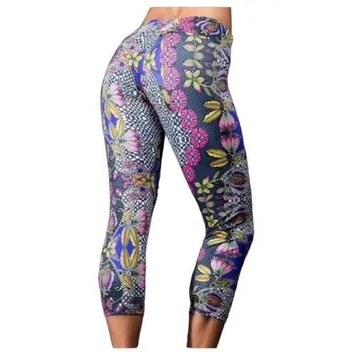 Onzie Pants Womens Medium Large Multicolored Koh Tao Floral Cropped Leggings Gym