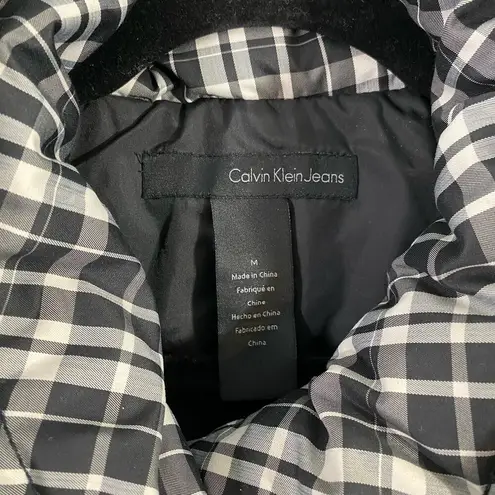 Calvin Klein Jeans  Women's Black/White Plaid Puffer Vest Size M