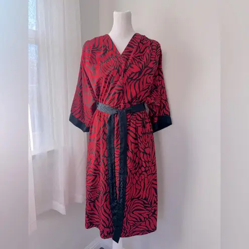Vintage ‘80s Red & Black Leaf Print 3/4 Sleeve V