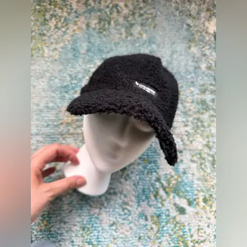 Koolaburra by Ugg sherpa black logo hat, one size