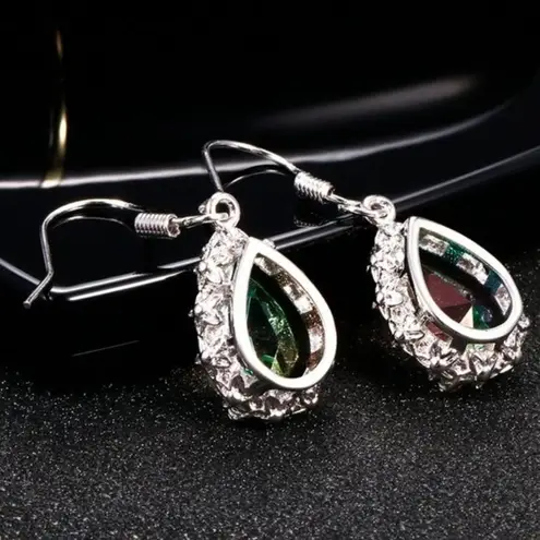 Elegant Vintage Boho Inlaid Crystal Water Droplets Irridescent Dangle Earrings Silver