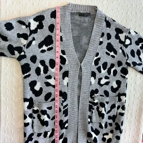 Janice Apparel Open Front Cardigan Leopard, Animal Print Sweater. One Size Gray Size undefined - Image 6
