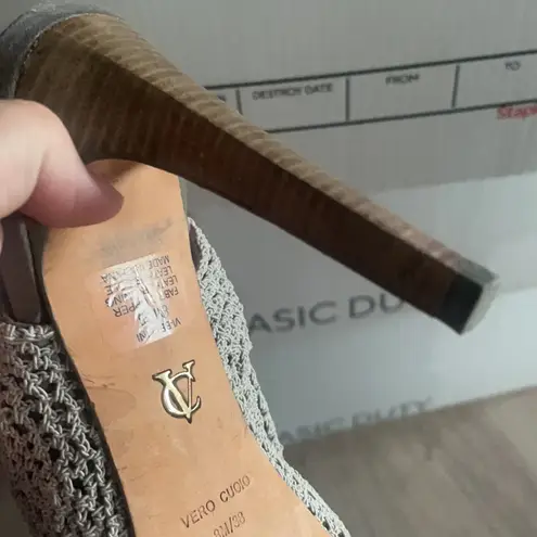 Vero Cuoio Authentic crochet tan heels size 9