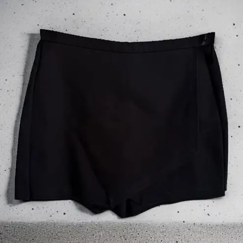 Abercrombie & Fitch Abercrombie‎ & Fitch Womens Skort Sz 2 Skirt Shorts Black Asymmetrical Diagonal thumbnail 1