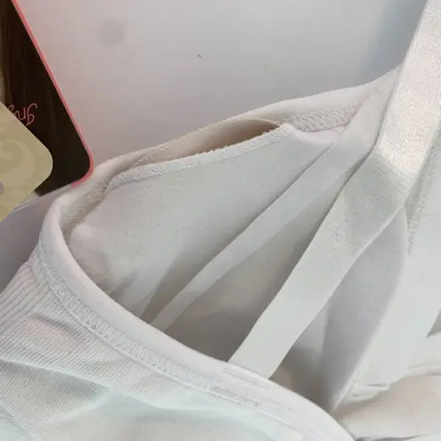 Ingrid And Isabel  White Seamless Drop Cut Nursing Bra NWT