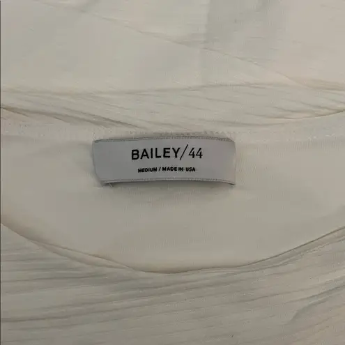 Bailey44 Bailey / 44 White Fitted Asymmetrical Layered Sleeveless Blouse - Size Medium