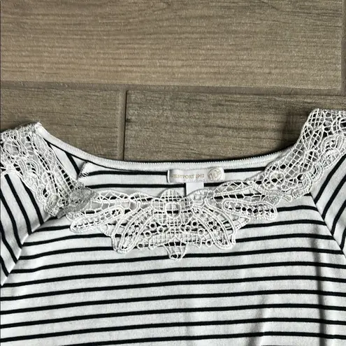 Westport Embellished Black and White Cap Sleeve Blouse