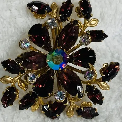 Purple Flower Floral Pin Brooch Vintage Center Flower with Buds Rivet Back